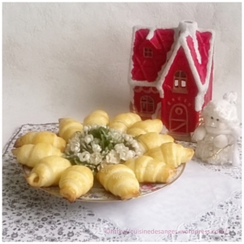 Recette de fêtes petit budget, pour l'apéritif, Petits croissants  au Roquefort, abricots secs et noix